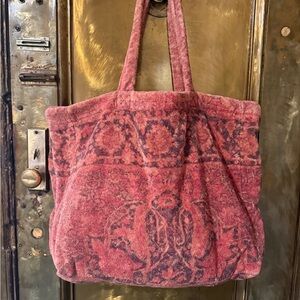 Elegant Pink Patterned Tote Bag